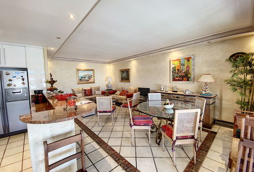 Luxury building, 50m from the Croisette beaches.