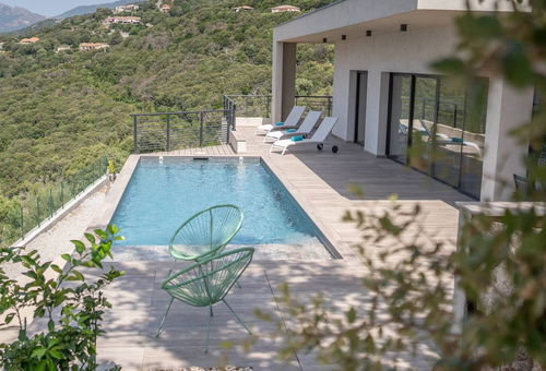 Magnifique villa contemporaine avec piscine chauffée et vue mer