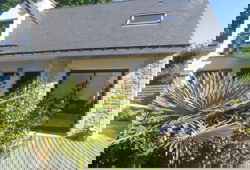 Recent house with enclosed garden located 200 m from the beach of Kerfontaine