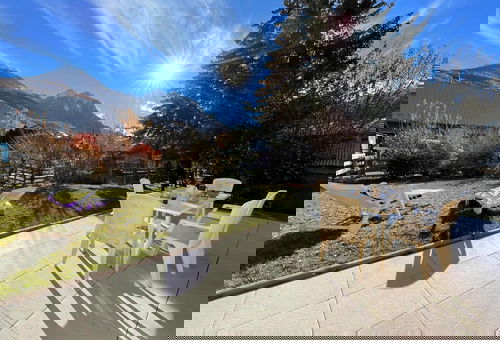 Terrace and garden with a south exposure.