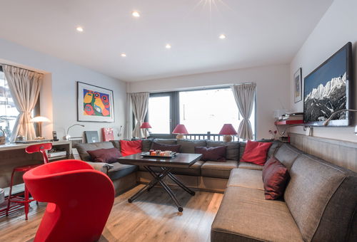 Nice apartment located on the ground floor of the residence, without lift,...