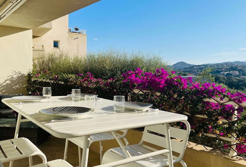 Appartement au rez de chaussée avec une belle terrasse