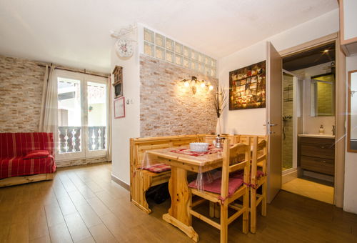 CHAMONIX - South Studio of 29m², classified 2 stars, for 4 people, on the...