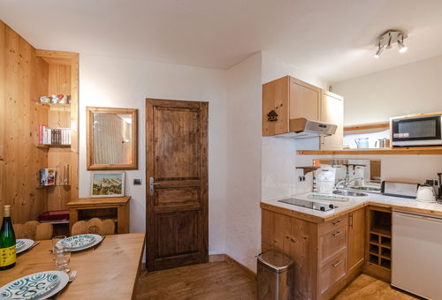 Lovely apartment with a lift near the pedestrian street of Chamonix