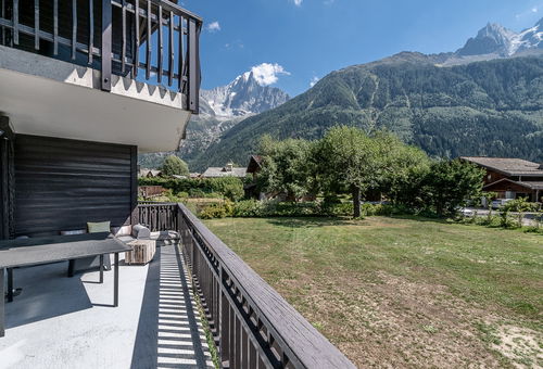 Charmant demi-chalet situé dans le quartier résidentiel des Praz