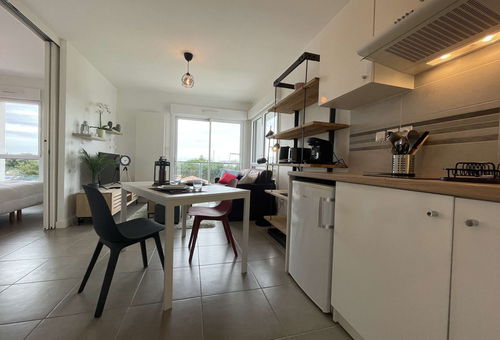 Résidence sécurisé, au pied de la plage et du port.