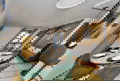 Apartment completely renovated, offering a beautiful southern exposure, next...