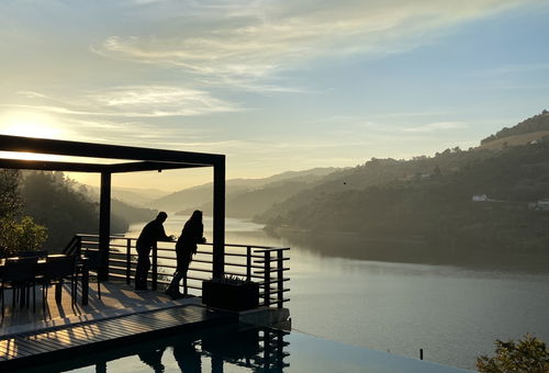 3 bedrooms and an infinity pool - in the Douro region.