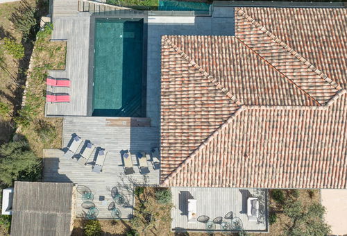 Contemporary villa with a large pool and an exceptional view of the Gulf of...