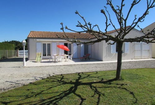 Pleasant holiday home close to Port de la Cotinière