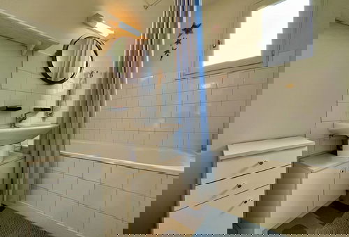 Proximité plage et pistes cyclables.