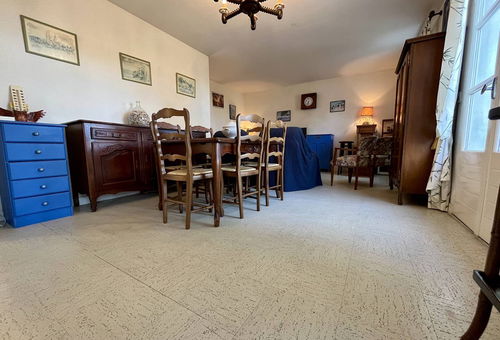 450m from the beach and close to the cycle paths.