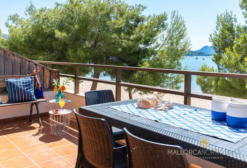 situé sur la célèbre Pinewalk de Puerto Pollensa.