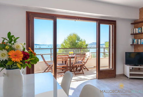located on the famous Pinewalk of Puerto Pollensa.