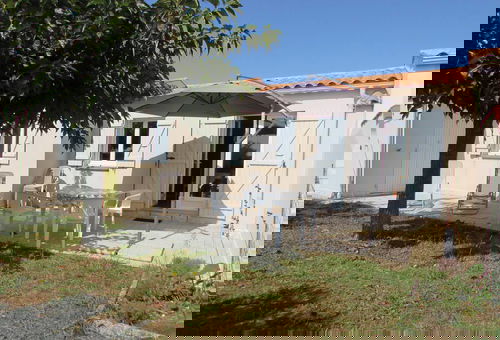 A moins de 10 minutes à pied du marché et du centre-ville et à 4 minutes en...