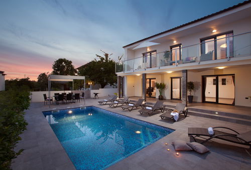 Villa Grey Soul, Strandnahe Villa mit Pool