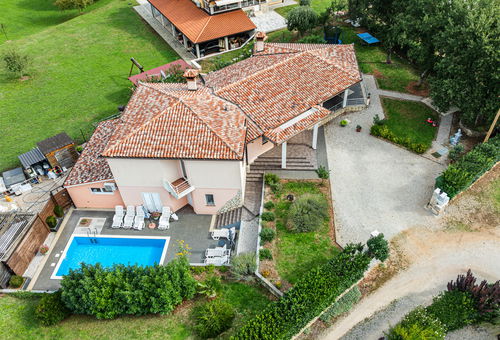 Haus D&E mit privatem Pool