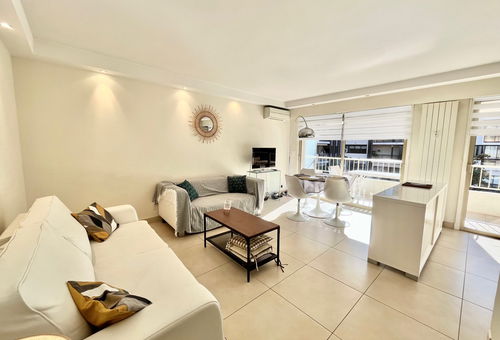 400 mètres de la Croisette et 14 minutes à pied du palais des festivals.