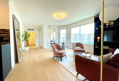 Superb apartment with terrace located in the Pointe Croisette district