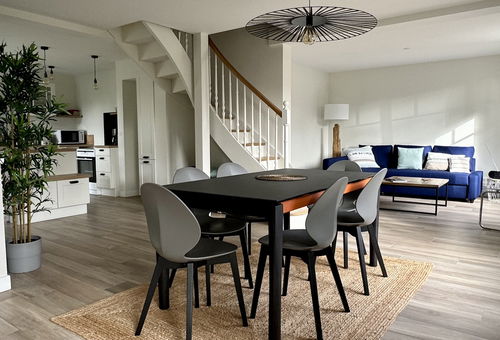 Au calme et à proximité du quartier du casino et des Grands Hotels.