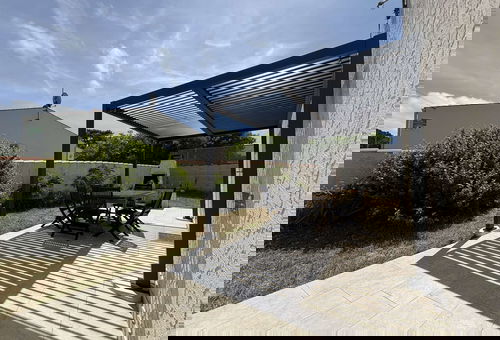 Dans une impasse au calme. Proximité plage.