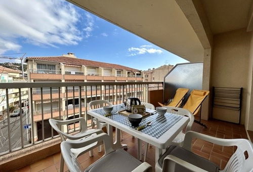 Idéalement situé à 50m de la plage, du casino et des commerces de...