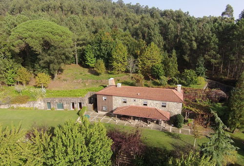 Charmante ferme sur deux niveaux.