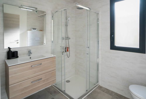 Apartment with neat decoration, 4 people near the city center.