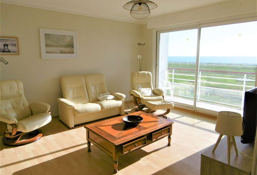 Bel appartement spacieux avec balcon, et vue imprenable sur l'océan