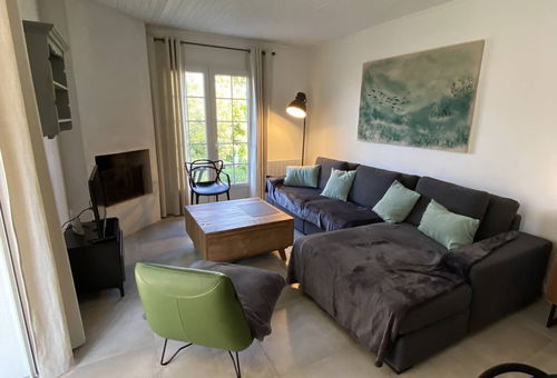 Belle maison avec jardin clos, au calme, au centre de La Brée les Bains.