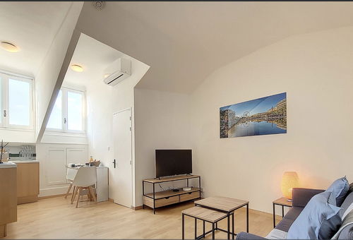 Bel appartement climatisé idéalement situé dans le Carré d'Or