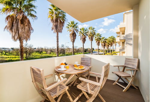 Beautiful apartment with terrace and swimming pool located in Portimão