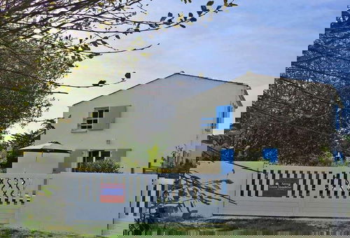 Proximité plage et pistes cyclables.