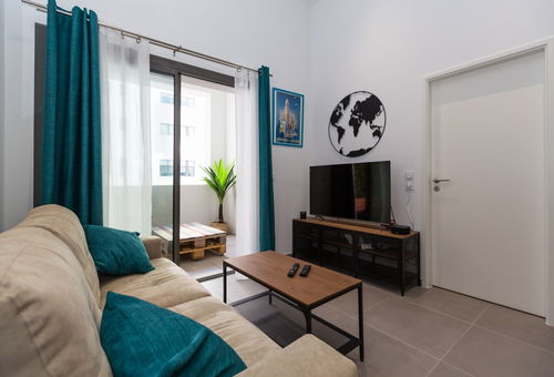Appartement avec balcon et parking.