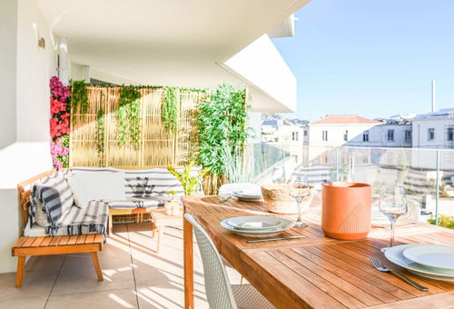 Sublime appartement avec une grande terrasse qui offre une vue magnifique sur...