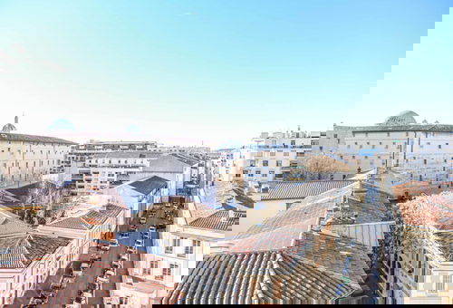 Studio avec terrasse et petite vue mer