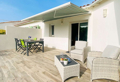 Pretty villa close to shops, cycle paths