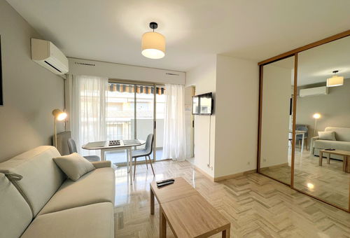 Studio located 100 meters from the Croisette beaches