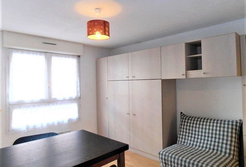 Studio in the Halles district, close to the beach and the pedestrian streets.