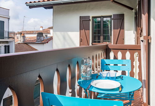 Modern studio in the historical center of Saint Jean de Luz, 220m from the beach
