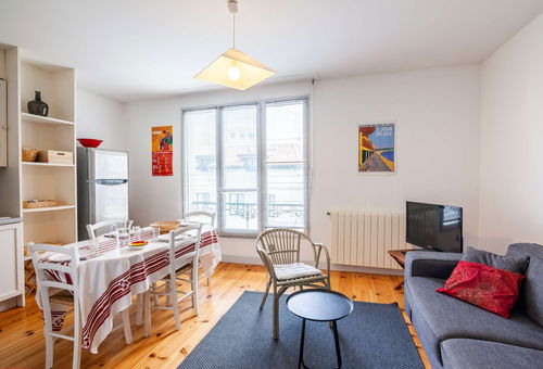 Beautiful modern apartment in the heart of Saint Jean de Luz, 400m from the...