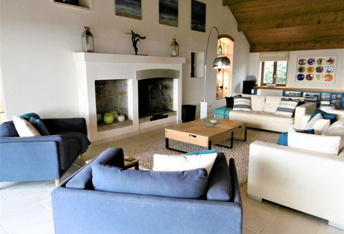 Spacious and bright villa of 189 m2, 20 m from the beach, 2 outdoor spaces...