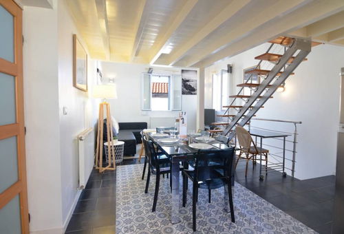 Moderne und geräumige Maisonette in idealer Lage nahe dem Stadtzentrum und...