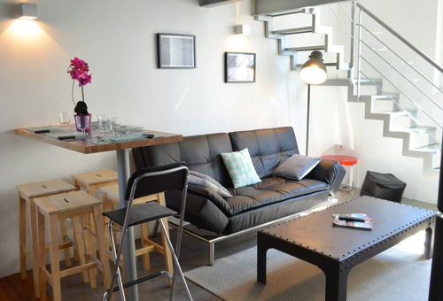 Quiet duplex with small terrace