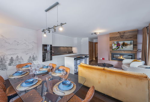 Helle Wohnung mit gepflegter und moderner Dekoration