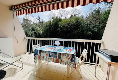 Studio with balcony and parking, 600m from the beach