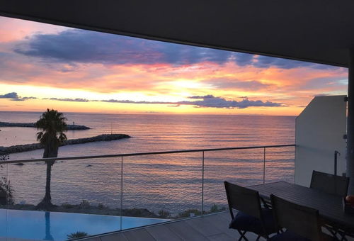 Very beautiful apartment entirely air-conditioned, of a surface of 67m ² with...