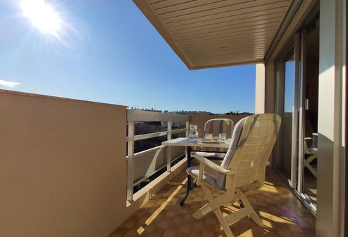Studio with terrace, 250m from the beach