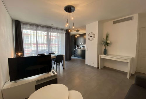 Agréable appartement avec terrasse et climatisation, au centre ville d'Antibes