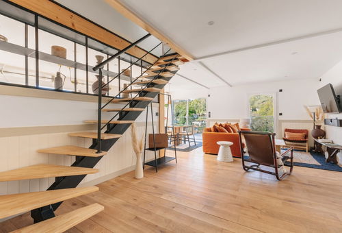 Beautiful villa with private pool just a 2 minute walk from Mouriscot Lake -...